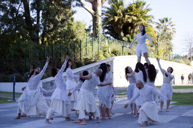 프랑스 니스의 아시아예술박물관에서 ‘장소 특정적’인 공연으로 '노 매터'(No Matter)를 선보이고 있다. 팔레 드 페스티벌(칸) 제공