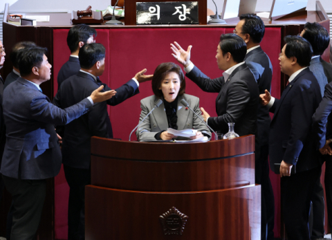 국힘, 결국 ‘필버’ 가동…연말 국회도 극한 입법 대치