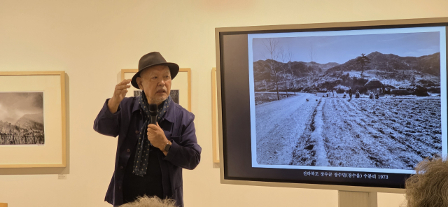 지난 10월 23일 열린 '아티스트 토크'에 참석한 강운구 사진가. 김은영 기자 key66@