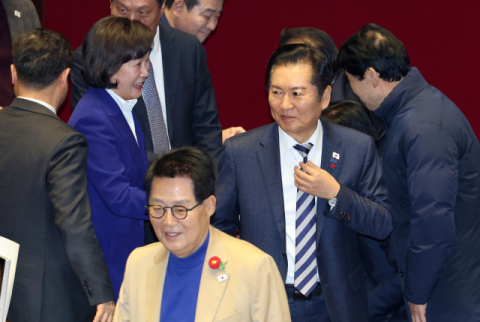‘통일교 리스크’ 촉각세우는 민주…통일교 특검 촉구에는 “물타기 공세” 일축