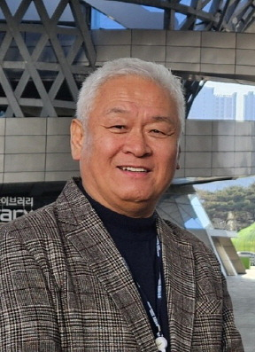 공공기관 대표의 상업광고 출연 괜찮나?