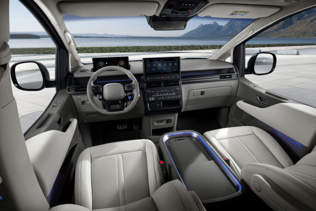 현대차 ‘더 뉴 스타리아 라운지’ 내부. 현대차 제공