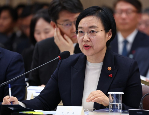 한성숙 중기부 장관 “지역에 돈이 가도록 정책 전면 재설계”