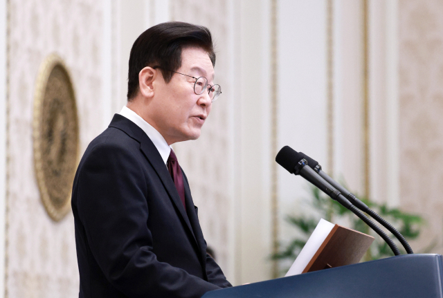 이재명 대통령이 22일 청와대 영빈관에서 열린 대한노인회 초청 오찬에서 발언하고 있다. 연합뉴스