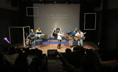 극단 대표는 일렉·막내는 베이스… 연극인의 밴드 공연 이유는?