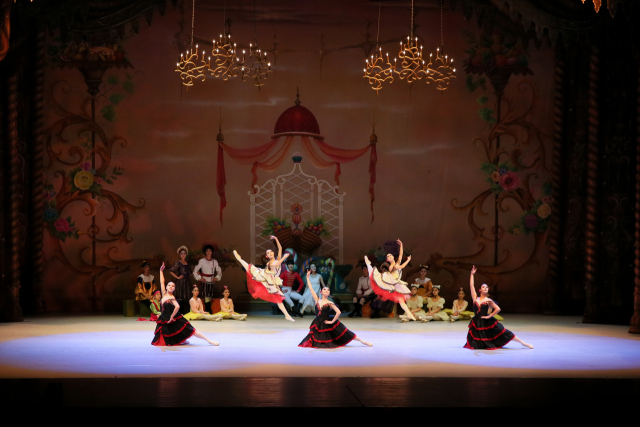 부산유니온발레단이 ‘별사탕 요정이 들려주는 발레 호두까기 인형’을 28일 오후 3시와 5시 해운대문화회관 해운홀에서 공연한다. 부산유니온발레단 제공