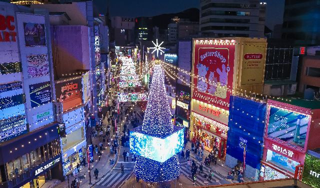 ‘2025 광복로 겨울빛 트리 축제’ 부산일보DB
