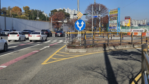 ‘공사장 속 학교’ 김해 신문초-학부모 갈등 재확산