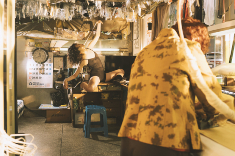 부산 시민들이 의존하는 진짜 삶이 있는 세탁소에서 촬영했다. 이준희 제공