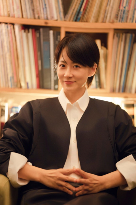 배우 겸 감독 류현경이 영화 ‘고백하지마’를 극장 관객에게 선보이고 있다. 류네 제공