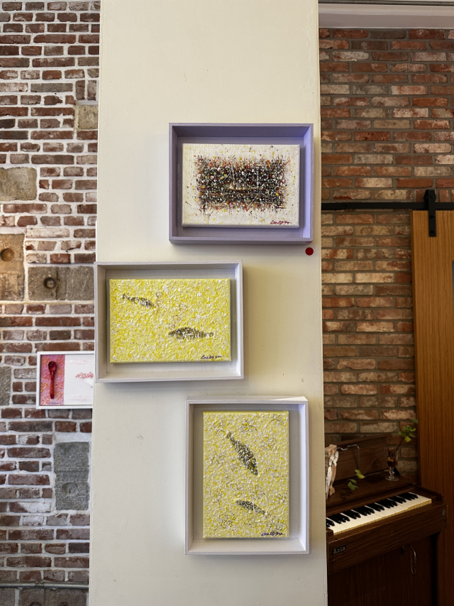 12인의 작가와 함께하는 크리스마스 선물전 전시 전경. 김은영 기자 key66@