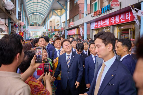 현직 '바꿔야' '재신임' 팽팽하게 엇갈린 민심 [6·3 지방선거 경남·울산 여론조사]
