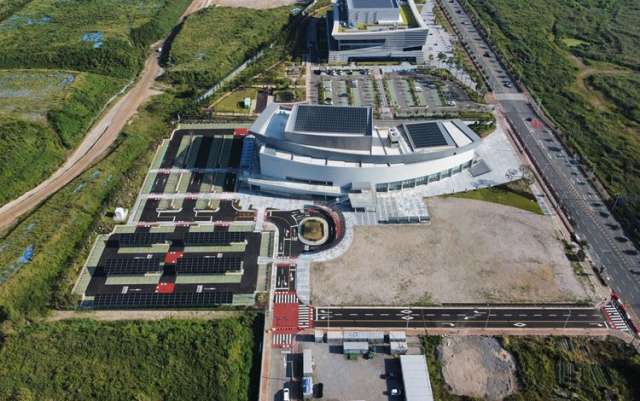 오는 10일 개관 공연을 앞두고 있는 낙동아트센터. 부산시 제공