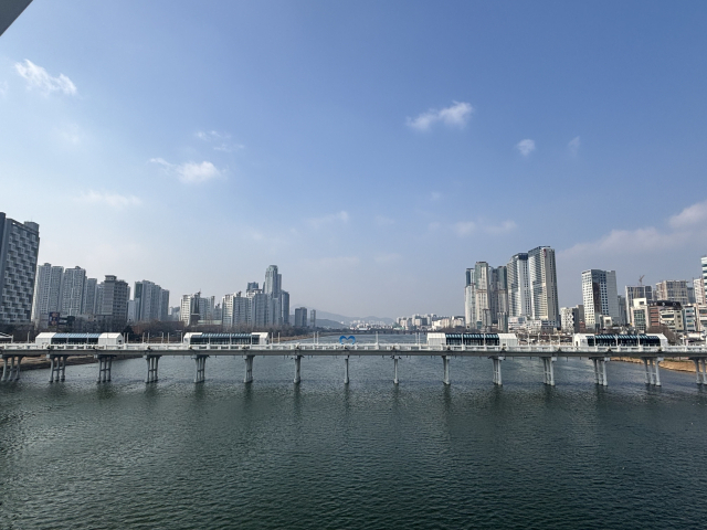 태화강 울산교 상부에 조성된 세계음식문화관. 울산시 제공