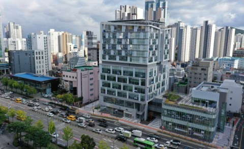 청년 위한 주택이라더니… 월 주차비만 12만 원