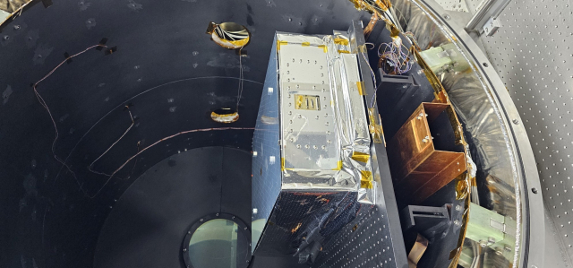 우주항공청은 지난해 11월 27일 발사된 누리호의 주탑재위성인 차세대중형위성 3호에 우주환경 관측 및 우주바이오 실증을 위한 탑재체가 실렸다고 밝혔다. 사진은 차세대중형위성 3호에 탑재된 우주바이오 실증을 위한 '바이오캐비넷'. 우주청 제공