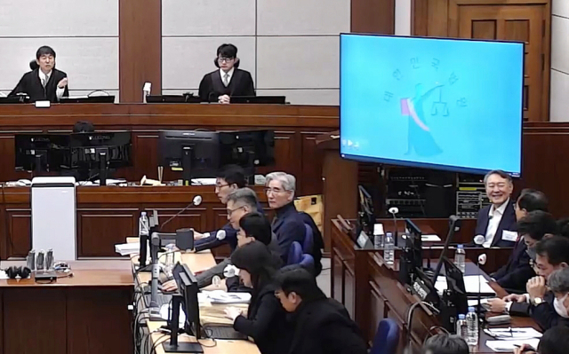 12·3 비상계엄 관련 내란 우두머리 혐의로 기소된 윤석열 전 대통령과 내란 중요임무 종사 혐의를 받는 김용현 전 국방부 장관 등 내란 관련자 8명이 9일 서초구 서울중앙지방법원 417호 형사대법정에서 열린 윤 전 대통령의 내란 우두머리 혐의, 김 전 장관을 비롯한 군·경 수뇌부 7명의 내란 중요임무 종사 혐의 등 사건의 결심 공판에 출석하고 있다. 연합뉴스