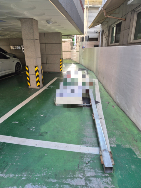 강풍에 담장 무너지고 간판 날아간 경남…부상자 3명