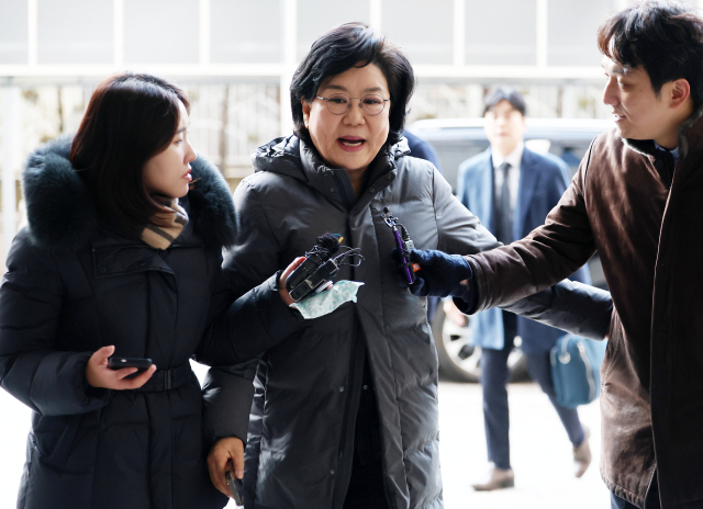 지난 8일 서울 중구 예금보험공사에 마련된 인사청문회 준비 사무실로 출근하는 이혜훈 기획예산처 장관 후보자. 연합뉴스