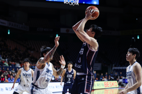 송교창 복귀 6연패 탈출… 다시 강해지는 ‘슈퍼팀’ KCC