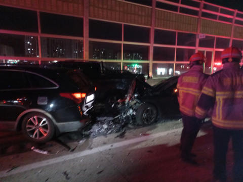 양산휴게소 부근 경부고속도로에서 6중 추돌 사고