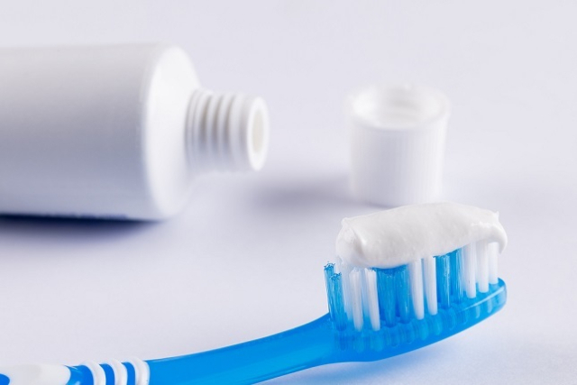 식품의약품안전처는 트리클로산 성분이 함유된 것으로 알려진 애경산업 2080 치약 수입제품 6종의 전 제조번호 제품에 대한 검사를 실시 중이라고 밝혔다. 사진은 이미지 사진. 클립아트코리아