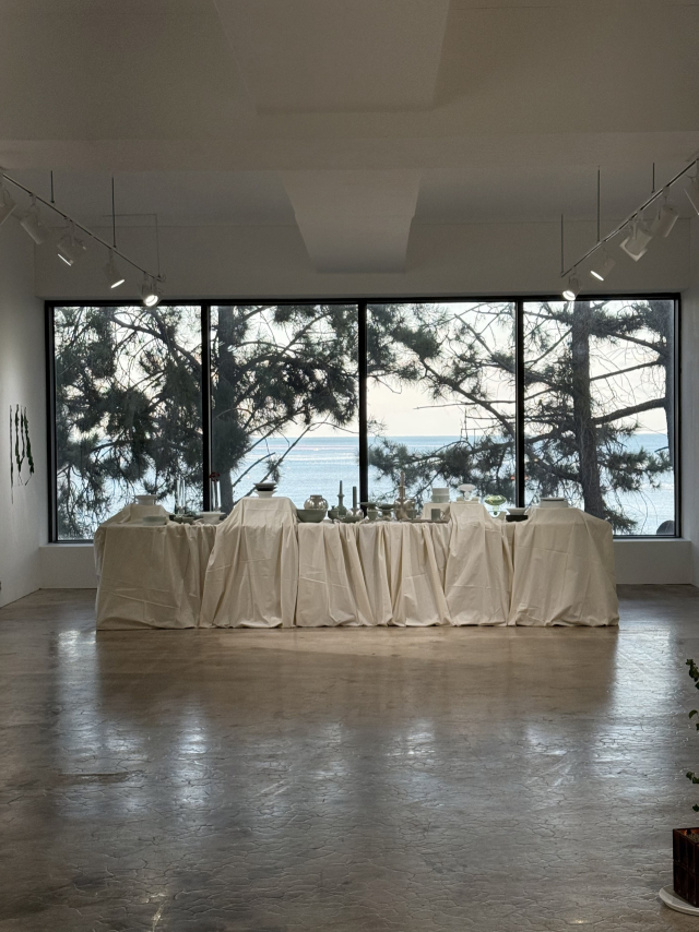 'The Time of Hands: 손의 시간 PART. 2' 전시 전경. 리나갤러리 부산 제공