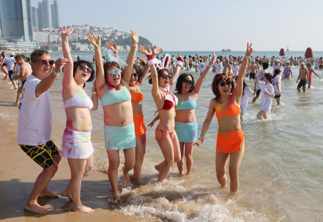 참가자들이 물놀이를 즐기고 있다. 정종회 기자 jjh@