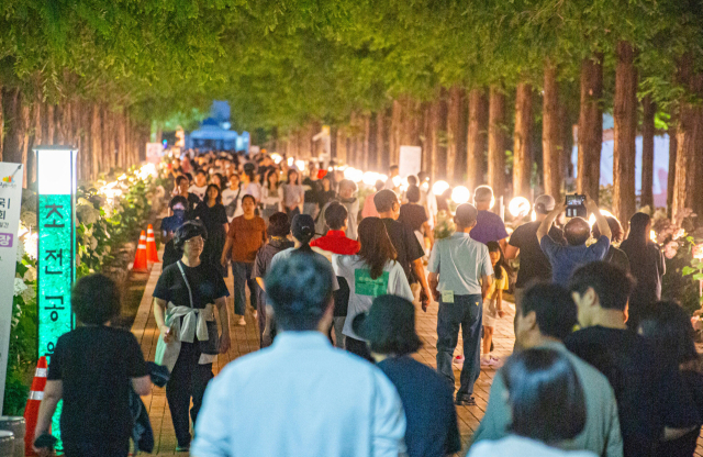 지난해 초전공원에서 열린 2025 진주정원산업박람회 모습. 올해는 월아산 숲속의 진주에서 ‘지방정원’ 등록을 기념하는 행사로 치러진다. 진주시 제공