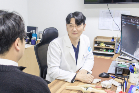 접질렸다고 방치는 ‘금물’… 2~3일 뒤에도 안 나으면 병원으로