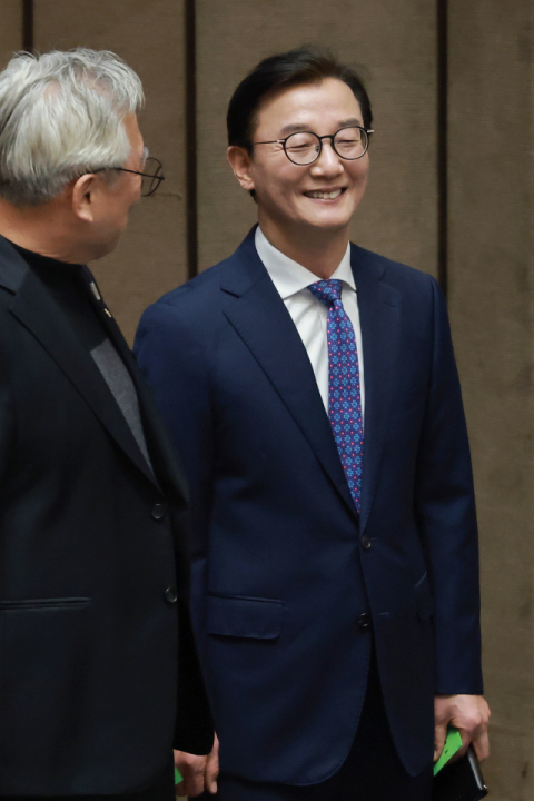 '통일교 의혹' 잠행 전재수, 활동 재개… 6월 지방선거 최대 격전지 부산 요동