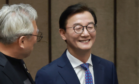 '통일교 의혹' 잠행 전재수, 활동 재개… 6월 지방선거 최대 격전지 부산 요동