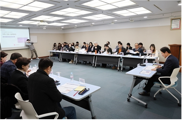 BTS 부산 공연을 앞두고 숙박요금 급등 방지를 위한 민관합동 대책회의가 22일 부산시청에서 열렸다. 부산시 제공