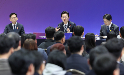 이 대통령 “‘5극 3특 재편 기득권 저항 커…국민적 지지 중요”