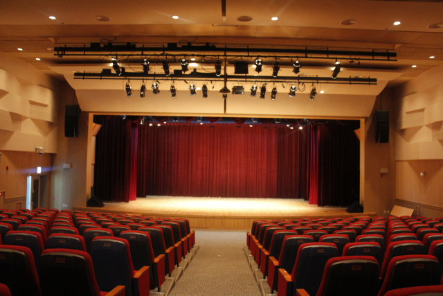 240석 규모의 부산예술회관 공연장이 오는 3월부터 10월까지 개보수 공사로 휴관에 들어간다. 부산예총 제공