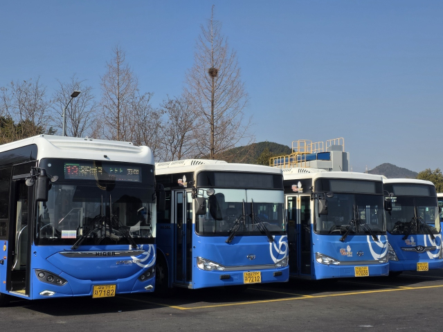 김해형 대중교통 무료화 정책 ‘김해패스’가 오는 3월 청소년을 대상으로 시작해 단계적으로 도입된다. 김해시 제공