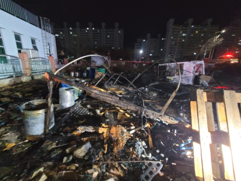 경남 함안군 칠서면 농막에서 화재…1명 부상