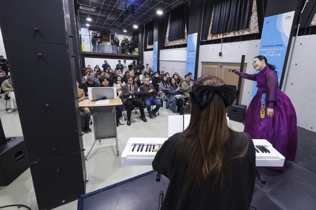 박성희 판소리 명창의 축하 공연 모습. 부산문화재단 제공