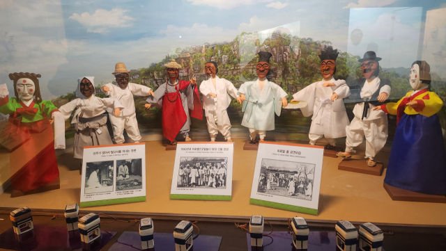 하회세계탈박물관에 전시된 하회탈.