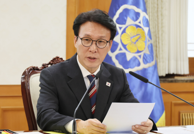 김민석 국무총리가 5일 서울 종로구 정부서울청사에서 열린 색동원 사건 범정부 합동대응TF 1차회의에서 발언하고 있다. 연합뉴스