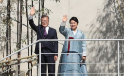 문재인 전 대통령, 올해도 고향 거제에 500만 원 기부