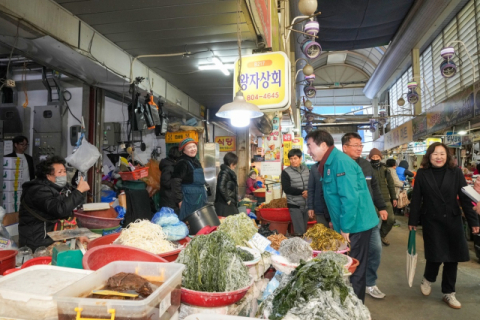 김영욱 부산진구청장, 전통시장 방문 상인 격려 및 겨울철 화재예방 당부