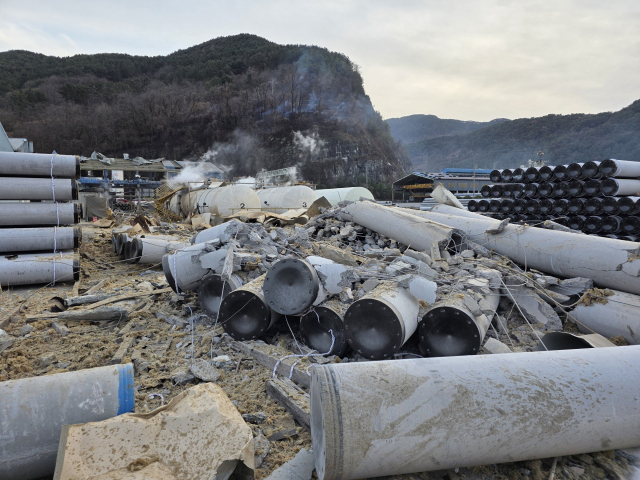 6일 오후 3시 30분께 진주시 진성면 한 공장에서 LNG 폭발 사고가 발생해 11명이 다쳤다. 김현우 기자