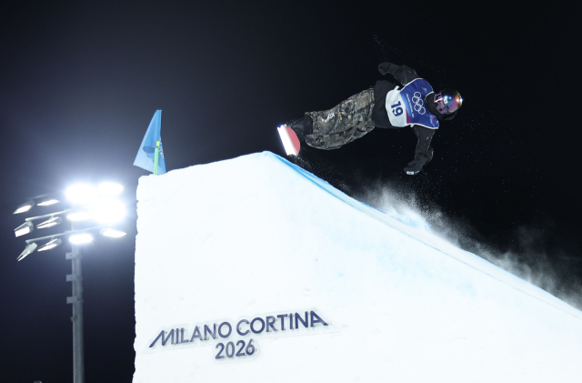 9일(현지시간) 이탈리아 리비뇨 스노파크에서 열린 2026 밀라노-코르티나담페초 동계올림픽 스노보드 여자 빅에어 결선에서 유승은이 묘기를 펼치고 있다. 연합뉴스