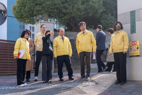 부산교육청, ‘통학로 안전 우려’ 재개발 현장 긴급 점검