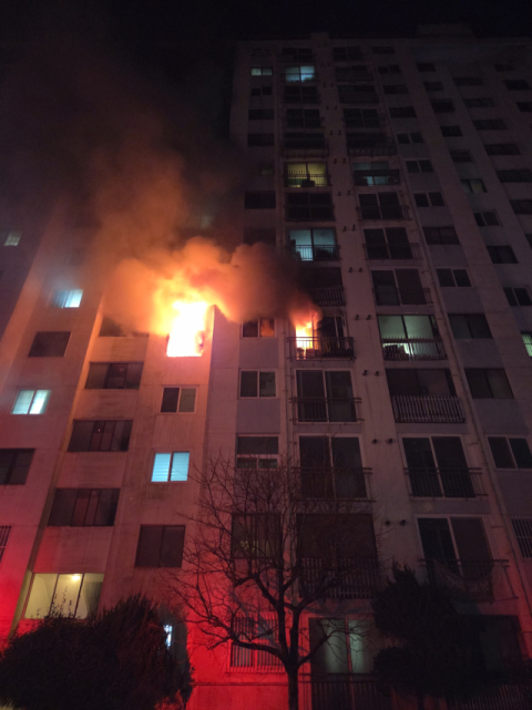 부산 해운대구 아파트에서 불…70대 2명 사망