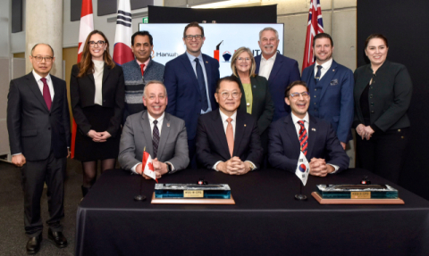 한화오션, 60조 CPSP 수주 고삐죈다…캐나다 산학계와 맞손