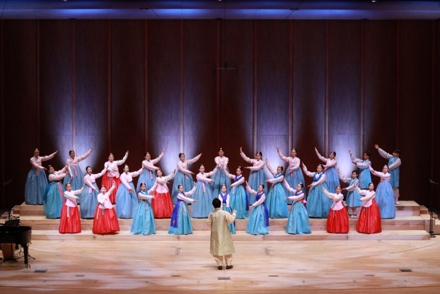 부산시립소년소녀합창단의 지난해 정기 공연 장면. 부산문화회관 제공