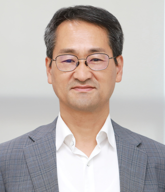 박일웅 경남도 행정부지사.