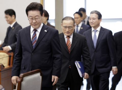 [영상] 이 대통령 '혈세 단속' 지시…